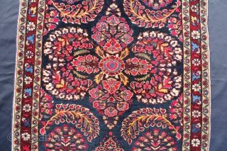 SARUGH Presia around 1920
beautiful colors, low pile
Size: 148x78cm                         