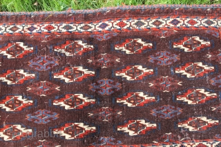 JOMUD Tschowal Wool on Wool very good Natural color, various moth damage.
Size: 114x72cm
PRICE: 550€                   