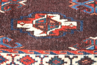 JOMUD Tschowal Wool on Wool very good Natural color, various moth damage.
Size: 114x72cm
PRICE: 550€                   