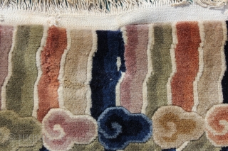 "Manchester" Peking northeast china of about 1930, high quality Manchester wool, this magnificant carpet in first class quality is convincing by very decorate design and expressiveness of colours. on the foto you  ...