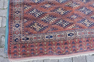 YOMUT Mani Carpet Wool on Wool Cood condition, pile low in places
Size: 360x260cm                    