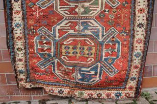 Karabagh 19th century Wool on Wool Natural Coolor age and signs of weat see picturse.
Size: 140x127cm 
Price: 490€               