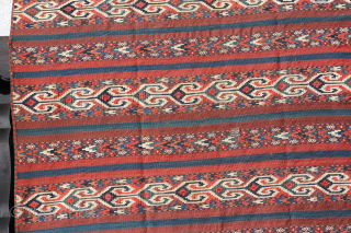 Yomud-Gaeklen Kelim Gurgan region around 1900 a small repair,and a small dfect a shirazi otherwise in perfect conditon. Size: 252x162cm
Price:1750€ Shipping included