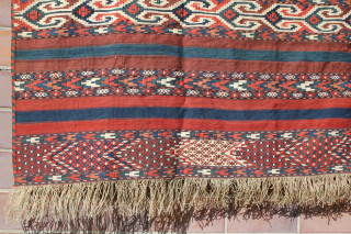 Yomud-Gaeklen Kelim Gurgan region around 1900 a small repair,and a small dfect a shirazi otherwise in perfect conditon. Size: 252x162cm
Price:1750€ Shipping included