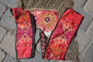 Usbekistan silk embroidery around 1900
Silk on cotton fabric
Size:  90x85x17cm                       