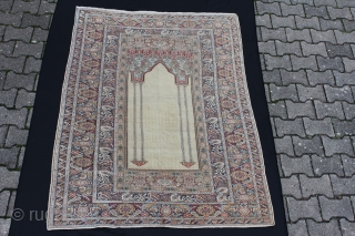 Bandirma Western Anatolia around 1920
Wool on ctton, Very good condition 
Size: 170x125cm                     