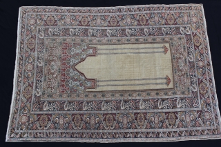 Bandirma Western Anatolia around 1920
Wool on ctton, Very good condition 
Size: 170x125cm                     