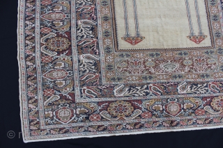 Bandirma Western Anatolia around 1920
Wool on ctton, Very good condition 
Size: 170x125cm                     