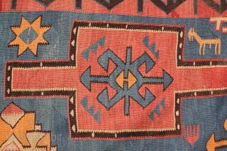 Awar Kelim Late 19th century with signs of age and wear, in generally good condition.
Si ze: 427x124cm