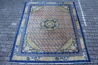 Peking China Mani Carpet around 1920
excellent condition
Size: 300c250cm                         