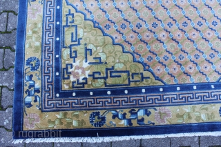Peking China Mani Carpet around 1920
excellent condition
Size: 300c250cm                         