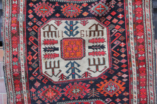 Chaili Southeast Caucasus Mogan region,around 1900 uniform low carpet pile.
Sitze: 210x117cm
Price: 400€