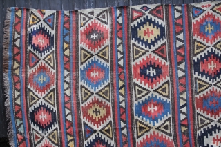 Sirwan Kelim Good Condition
Size: 260x188cm                            