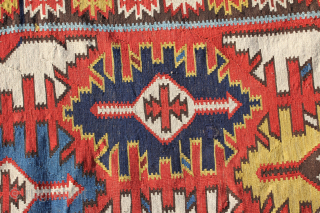 Kuba Kelim around 1900 very beautiful natural color, with slight signs of age and use
in generally good condition.
Size: 374x175cm
Price: 1300€             