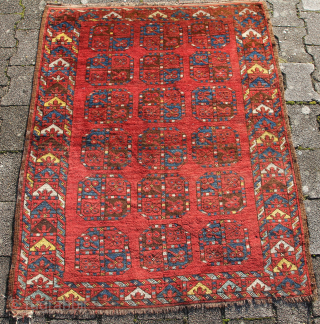 Turkmenistan Ersari tribe around 1900 very good condition
Size: 130x103cm
Price: 350€                       