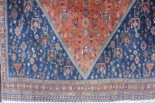Gashgai - Gashguli around 1920 very fine weave excellent condition.
Size: 195x 127cm                     