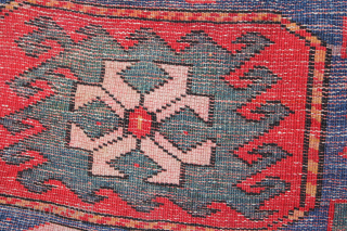 Chaili-Chajly Southeast Caucasus, Mogan region, around 1900 Thecarpet doeder has been
cut, otherwise in good condition. Size: 270x100cm Price: 400€