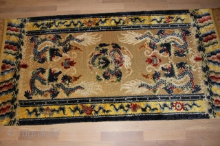 Silk Dragon carpet, Western China Very good condition
Size: 182x94cm                        