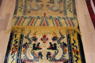 Silk Dragon carpet, Western China Very good condition
Size: 182x94cm                        