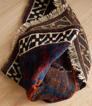 unusual Baluch bag face or small rug star and square medaillon. light as a feather, extra blue colour.very good condition with corroded brown.
The format is not quite square (see last picture) lenght  ...