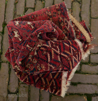 Tekke chuval, very fine weave, cloth like, 74 x 126 cm. Good condition with three small restaurations at the sides. No color run. please use contactform on www.beamol.nl     