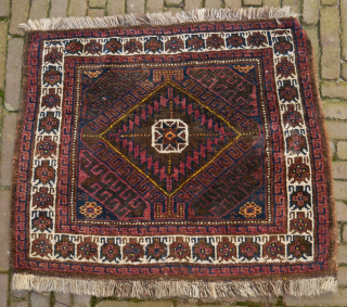 Mushwani Baluch bagface with rare insect border, beautiful aubergine. 
please use contactform on www.beamol.nl                   