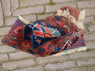Luri bagface with 4 women. good pile with traces of use as a bag at the bottom. Soft wool. wool on wool, 51 x 53 cm.       