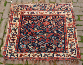 Khamseh or Luri bagface with birds and intersting upper border. 55 x 55 cm.
Please use contactform on beamol.nl