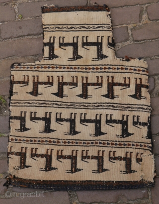 interesting saltbag, prob. Shahsevan,but could also be an Afshar namakdan. 
colours partly natural, wool on wool,
48 x 36 cm.              