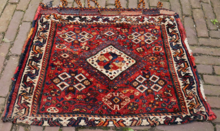 Qashqai bag, nice colors and design, the front is in excellent condition. 
67x61 cm. Please use contactform on beamol.nl
              
