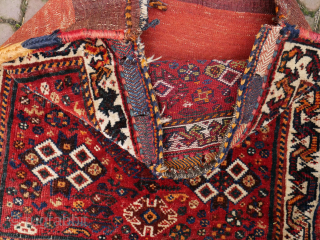 Qashqai bag, nice colors and design, the front is in excellent condition. 
67x61 cm. Please use contactform on beamol.nl
              
