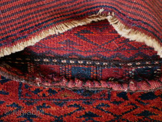 Luri bag, very soft shiny wool, warm colors, hard to photograph. nice! traces of use by the nomads at the two corners, otherwise very good condition. 51 x 44 cm. please use ...