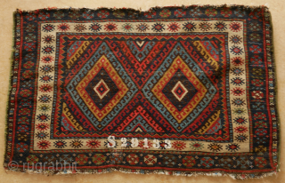 Jaf bag face, with thick, fat and soft wool, full pile. Good colours, except for one red. Old restoration, as found, priced accordingly, 68 x 109
Please use contactform on www.beamol.nl   