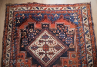 Afshar rug with beautiful natural colours, some low pile, all sides secured, recently handwashed. 200 x 141 cm.
you can also reach me on www.beamol.nl
         