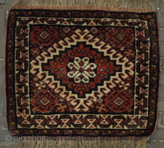 Luri bagface in perfect condition with natural colours. An attractive tribal piece. 
50 x 56 cm.                 