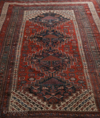 excellent Luri Kurdish rug in mint condition, natural colours, no wear or restaurations or damage. Brocaded kilim ends intact. 1.64 x 2.34 cm. 
(in case of no reaction please use contactform on  ...