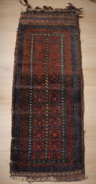 Rare red Baluch balisht with Saryk turkmen pattern. Nice borders and back, natural colours, electric blue, handwashed
115 x 45 cm. 

(if you get no reaction please use contactform on www.beamol.nl )  