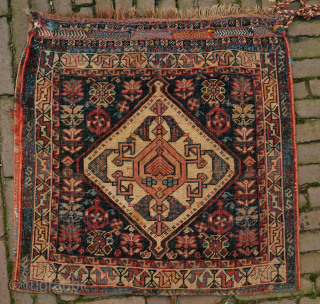 Qashqai bag, an older one, but with an orange aniline that has disappaered. Still impressive. 65 x 66 cm. please use contactform on beamol.nl         
