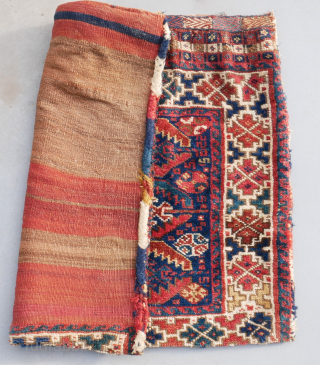 Nice Khamseh bag, wonderful colours and excellent condition. 78 x 64 cm. Please use contactform on www.beamol.nl