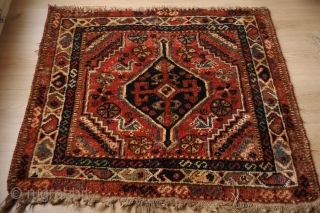 Qasqai rug with very beautiful natural sparkling colours, green and turquose (a tip faded orange might be aniline). Made of wonderful soft and shiny wool. condition is alright, some traces of use,  ...