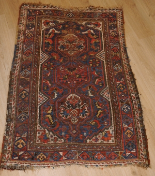 Khamseh rug with phantastic natural colours, in used condition, but very charming,
with fishes and a few birds, 90 x 138 cm.            