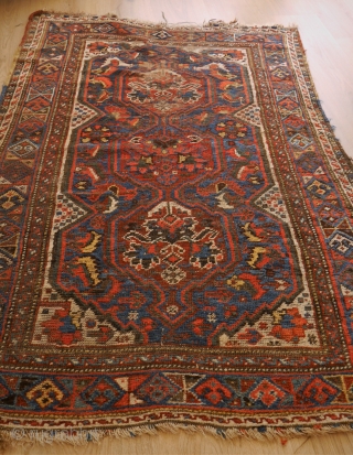 Khamseh rug with phantastic natural colours, in used condition, but very charming,
with fishes and a few birds, 90 x 138 cm.            