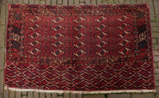 Tekke chuval, very fine weave, cloth like, 74 x 126 cm. Good condition with three small restaurations at the sides. please use contactform on www.beamol.nl