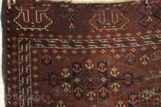 small Yomut Turkmen Rug with Kepse Guls. wedding rug? Nicely drawn skirts with anchor-shaped elements.  3'6" x 5'              