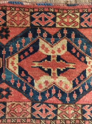 Central Asian Middle Amu Darya Turkmen trapping or torba with an ikat derived 'aq waymaq' design. 4'8"x1'4"                