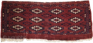 Turkmen Torba with Memling guls. Seems somewhere between Ersari and something Eagle, fine weave, great wool and dyes. asymmetrical knot open right, light brown camel? weft. two small rips in the bottom  ...