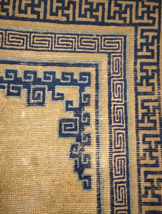 Fabulous Kangxi era Ningxia Chinese rug, circa 1700. 4'5"x6'2". Small format classical Chinese piece with spectacular drawing.                