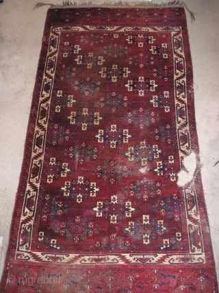 Yomut Turkmen Kepse Gul Main Carpet with a Boat Border (fantastically drawn). Great color, soft wool, dirt, hole, moth-damage, stains. kilim (which include cotton) on both ends and chords still attached on  ...