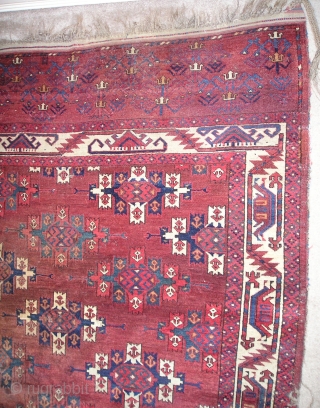 Yomut Turkmen Kepse Gul Main Carpet with a Boat Border (fantastically drawn). Great color, soft wool, dirt, hole, moth-damage, stains. kilim (which include cotton) on both ends and chords still attached on  ...