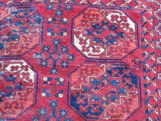 Ersari Main Carpet with Guli Guls. apx.6'10"x8'2" (208x250cm)                         